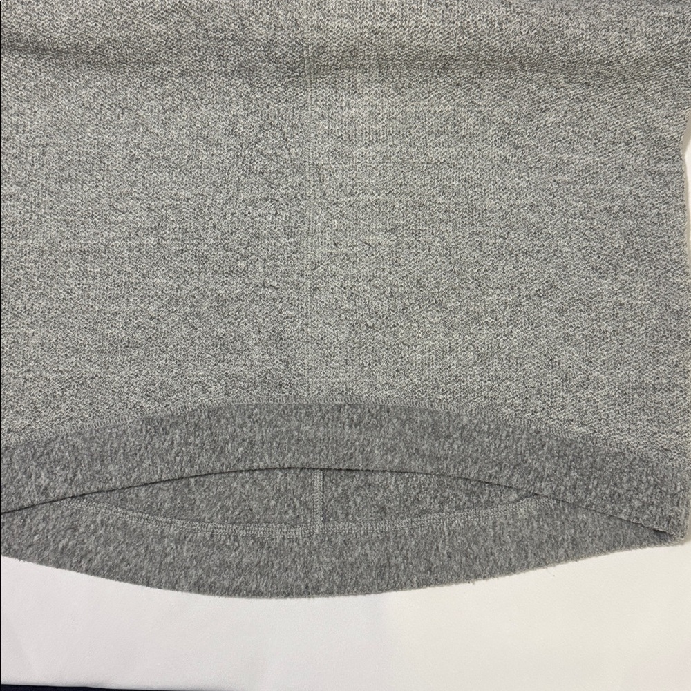 EUC Abercrombie & Fitch 3/4 length sleeve, hi-lo mid to heavy weight  sweater. L - Picture 7 of 7